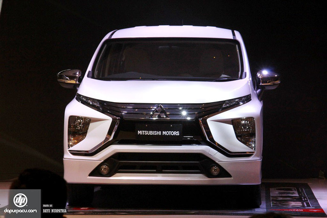 hình ảnh ngoài đời thực của mẫu MPV mới mà Mitsubishi dành cho Đông Nam Á