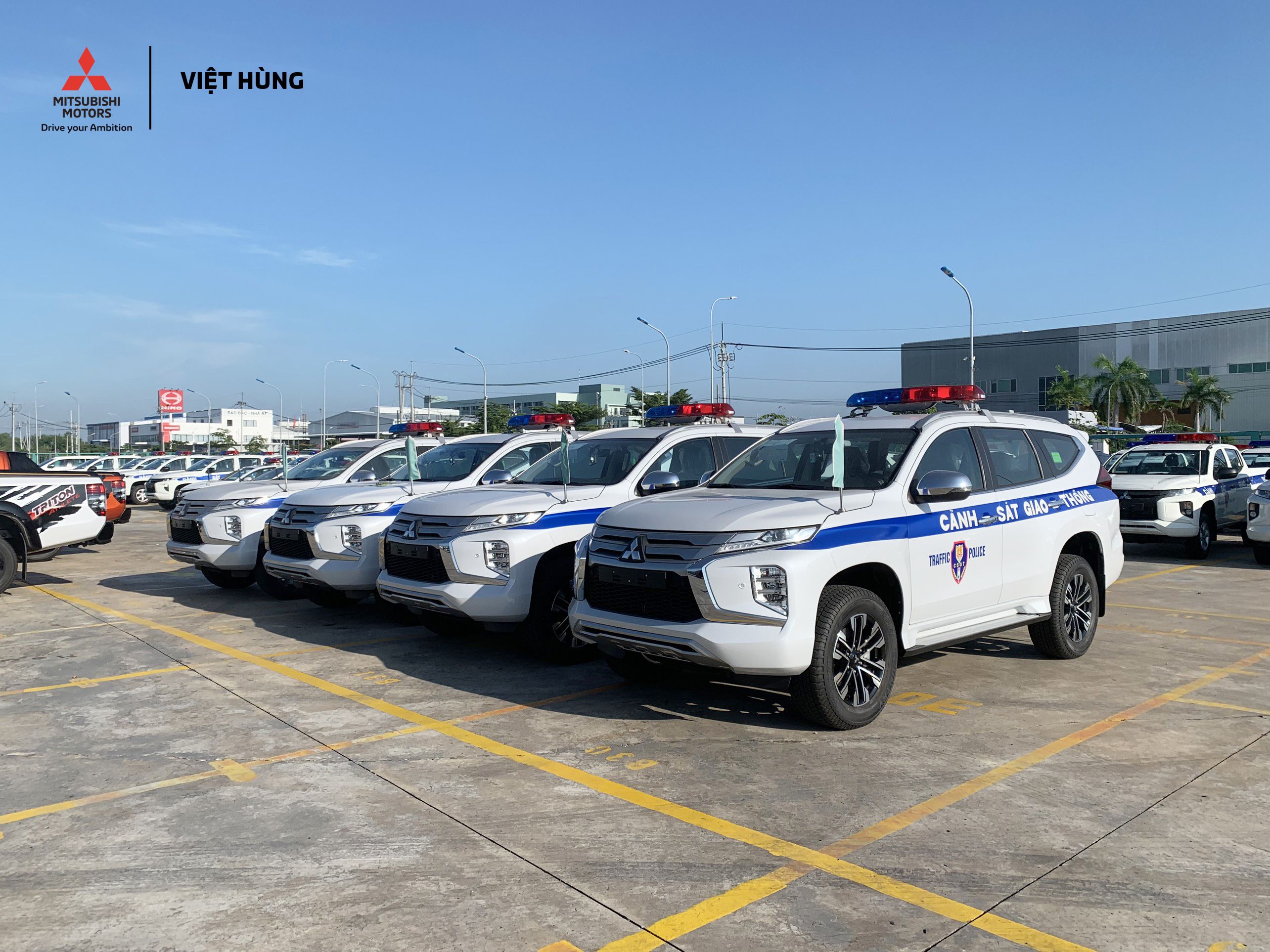 Bàn giao lô 35 xe Mitsubishi Pajero Sport đến Cục Cảnh sát giao thông &#8211; Bộ Công an.